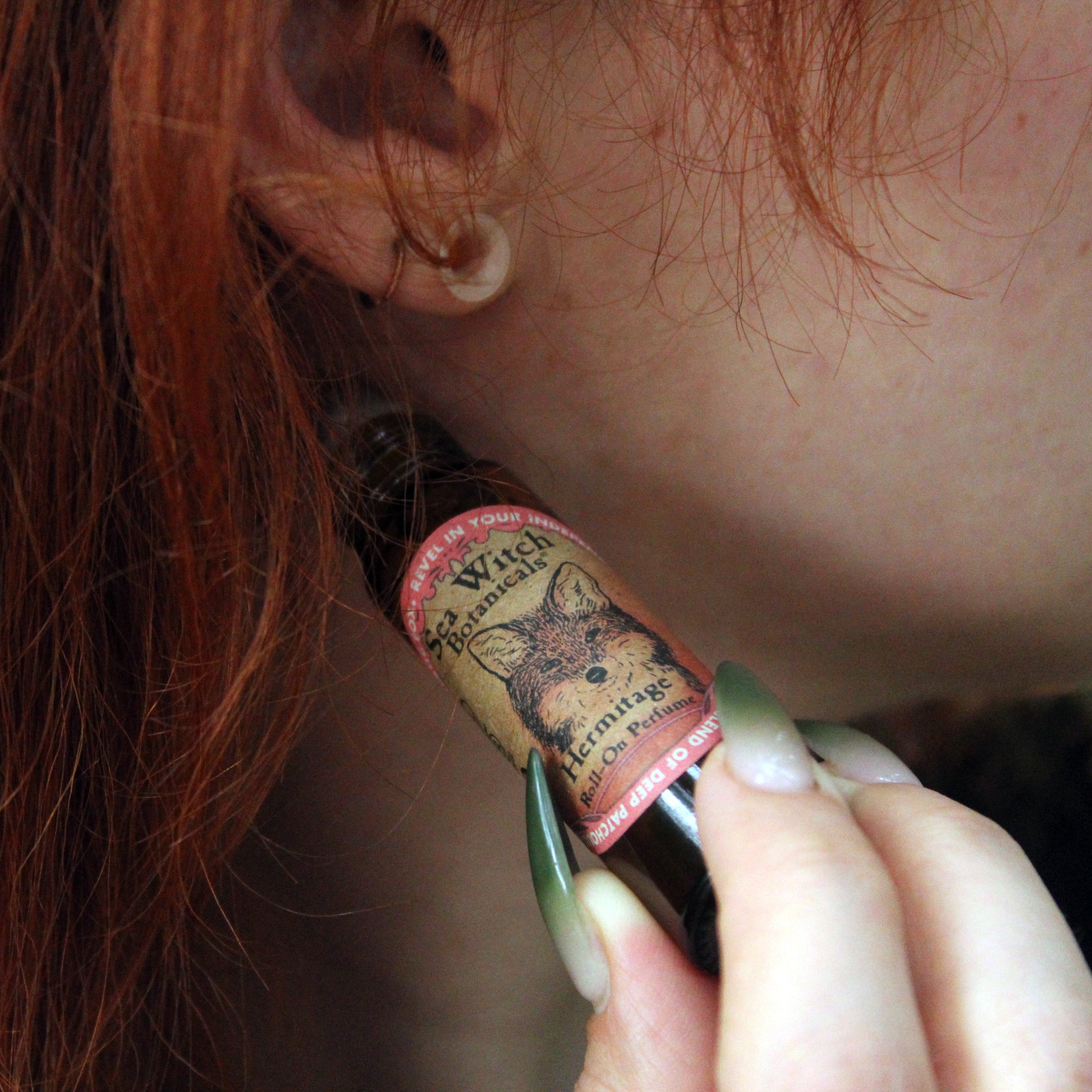 WRPHM1128: Roll On Perfume, Hermitage